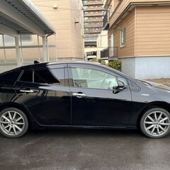 【自社ローン120回払い可能/頭金、保証人なしOK】  トヨタ　プリウス　1.8S E-Four 4WDの画像