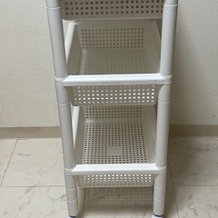 ニトリのキャスター付きワゴン　300円の画像