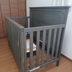 ベビーベッドの画像
