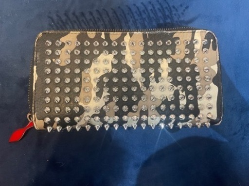 クリスチャンルブタンの財布