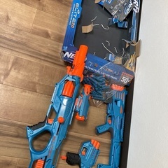 Nerf gun (子供用おもちゃの鉄砲)
