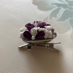 小さいお花(赤紫)  つまみ細工　(オーダー品)の画像