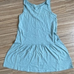 H&M 新品ワンピース 2枚セット＋1枚おまけの画像