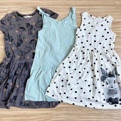 H&M 新品ワンピース 2枚セット＋1枚おまけ