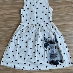 H&M 新品ワンピース 2枚セット＋1枚おまけの画像
