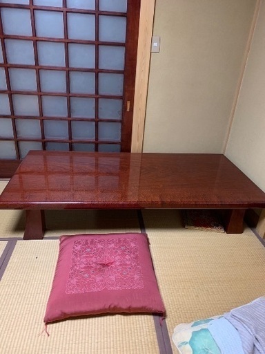 重厚な和テーブル