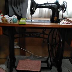 再出品！　ビンテージ　足踏みミシン　ブラザー　ブランド品　