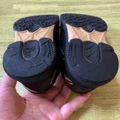 asics キッズスニーカー 17.5㌢の画像