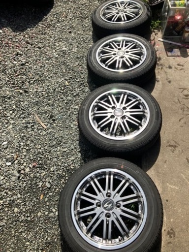 14インチ綺麗、軽自動車に