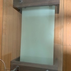 ガラステーブルの画像