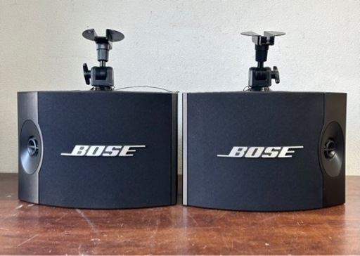 送料無料 美品 BOSE ボーズ 301V ダイレクト/リフレクティングスピーカーシステム 吊り金具付き