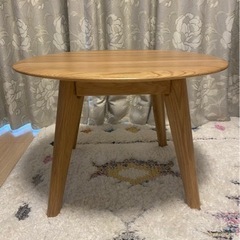 木製リビングテーブルの画像