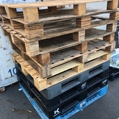 中古品　木パレット　プラパレット