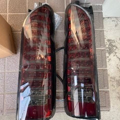 ハイエース　テール　ジャンク品