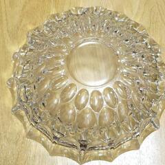 ガラスの灰皿の画像