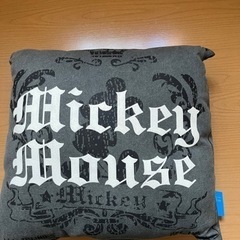 ミッキーマウスクッション　新品の画像