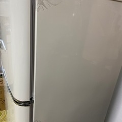 <値引き>2022年製7ヶ月使用　超美品　レトロ風冷蔵庫2ドア114Lの画像