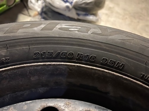 ブリジストン 215/60r16 22年製 バリ山！