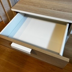IKEA TRYSIL トリスィル ベッドサイドテーブルの画像
