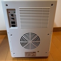 ポータブル冷蔵庫　8L　アウトドア　保冷　保温　AC/DCの画像