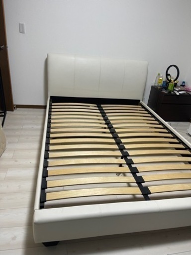 ダブルベッド　引越しの為いらなくなりました　値下げしました明日取りに来れる方のみ
