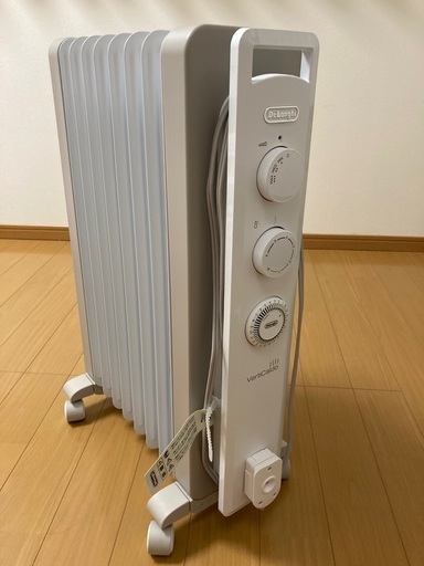 【本日8/12 14時までお引取りお願いします・美品】デロンギ　オイルヒーター