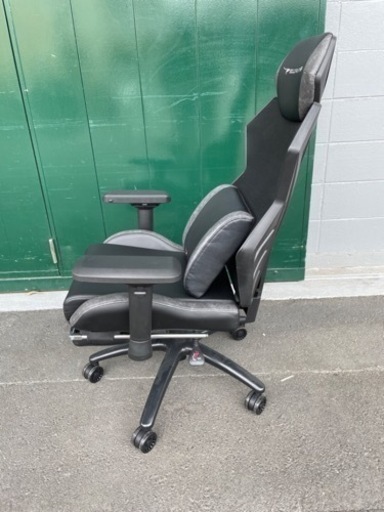 ?GAMING CHAIR ゲーミングチェア?