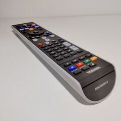 TOSHIBA 東芝 マルチリモコン G83C00089310 単4電池/2個付き 動作確認済 リモコン PC TV HDD/DVD レコーダー用 家電の画像