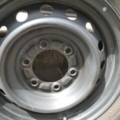 ハイエース 純正タイヤセットの画像