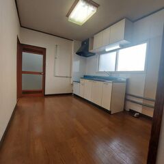敷金０礼金０。江別の閑静な住宅街。駐車場２台可能。戸建ての入居者募集です - 不動産