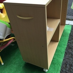 本棚(キャスター付き)の画像
