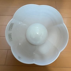 ★お値下げしました★電球付きの照明器具▪️シーリングタイプの花型...