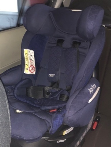 アップリカ　フラディア グロウ ISOFIX プレミアム　ネイビー NV