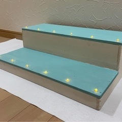 階段型什器　（イルミネーション付き）