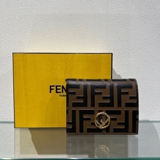 FENDI フェンディ 二つ折り財布 エフイズ FFロゴ ブラウン レディース