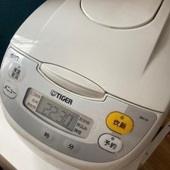 TIGER 炊たて炊飯器 ほぼ傷なしの画像