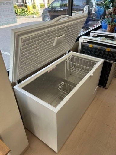 美原店　サンヨー 業務用冷凍ストッカー・フリーザー 幅1265×奥650×高840 SCR-R36V・100V  