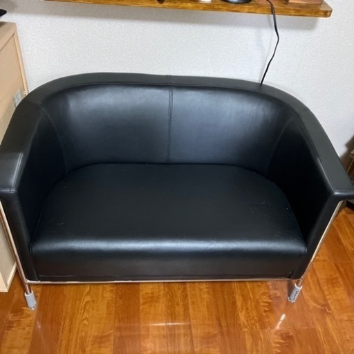 決まりました‼️2人がけソファー  合皮ブラック  お値下げ!!