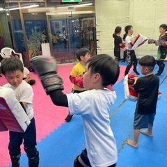 総合格闘技　キックボクシング　フィットネスの画像