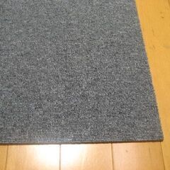 日本製タイルカーペット厚み6.5㎜・1枚２００円・在庫６７枚（１１９０）未使用品の画像