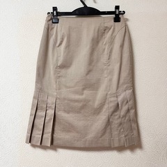 ofuon オフオン　ひざ丈 ベージュスカートの画像