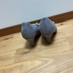 新品・未使用　リボン&パール付きパンプスの画像