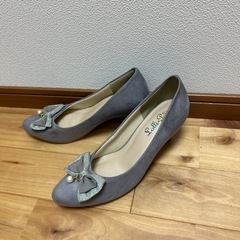 新品・未使用　リボン&パール付きパンプスの画像
