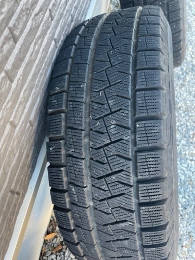 スタッドレスタイヤ　ピレリ　195/65 R15