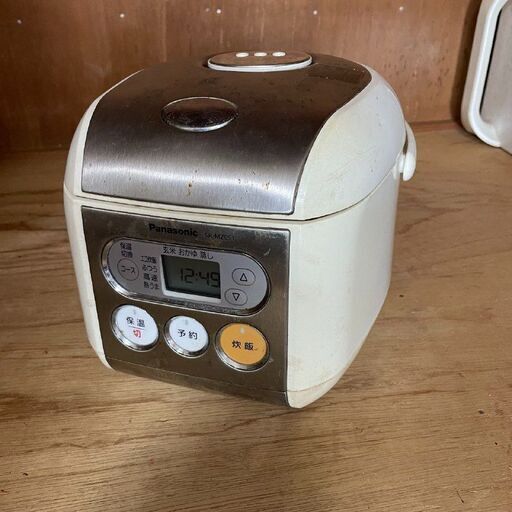 ★パナソニック　炊飯器　３合炊き　SR-MZ051 2013年製