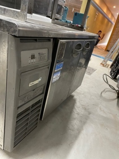 業務用台下冷蔵庫