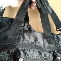 黒ピカ　バッグの画像