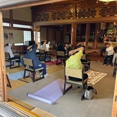 お寺ヨガの画像