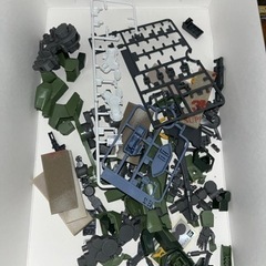 [途中組立品]1/100 グレイズ 一般機／指揮官機の画像