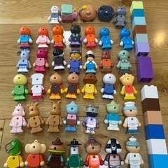 大幅値下げ　『一体あたり200円！！』アンパンマンブロックラボ人形とブロックの画像